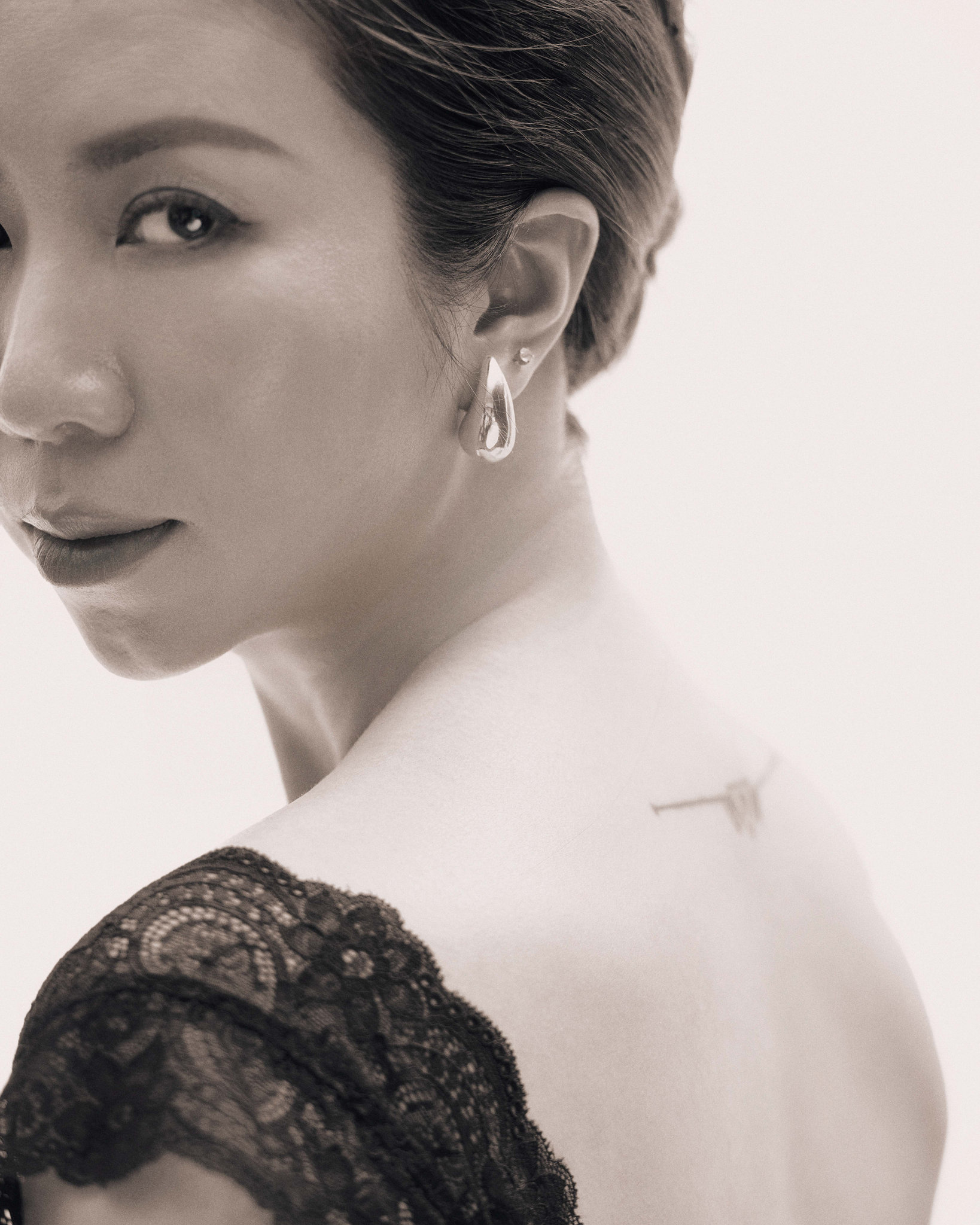 HÀ LINH NGUYỄN