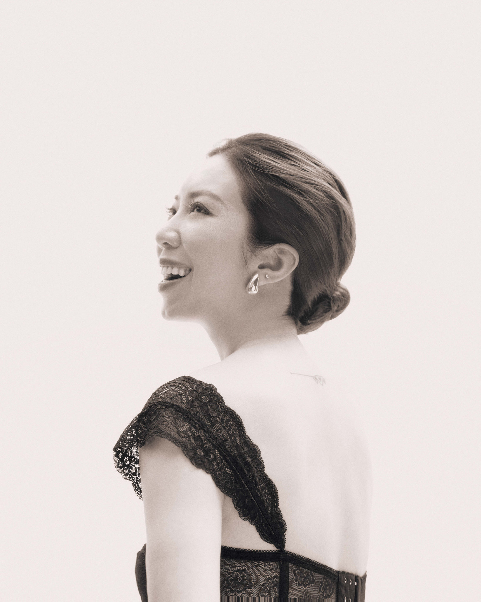 HÀ LINH NGUYỄN