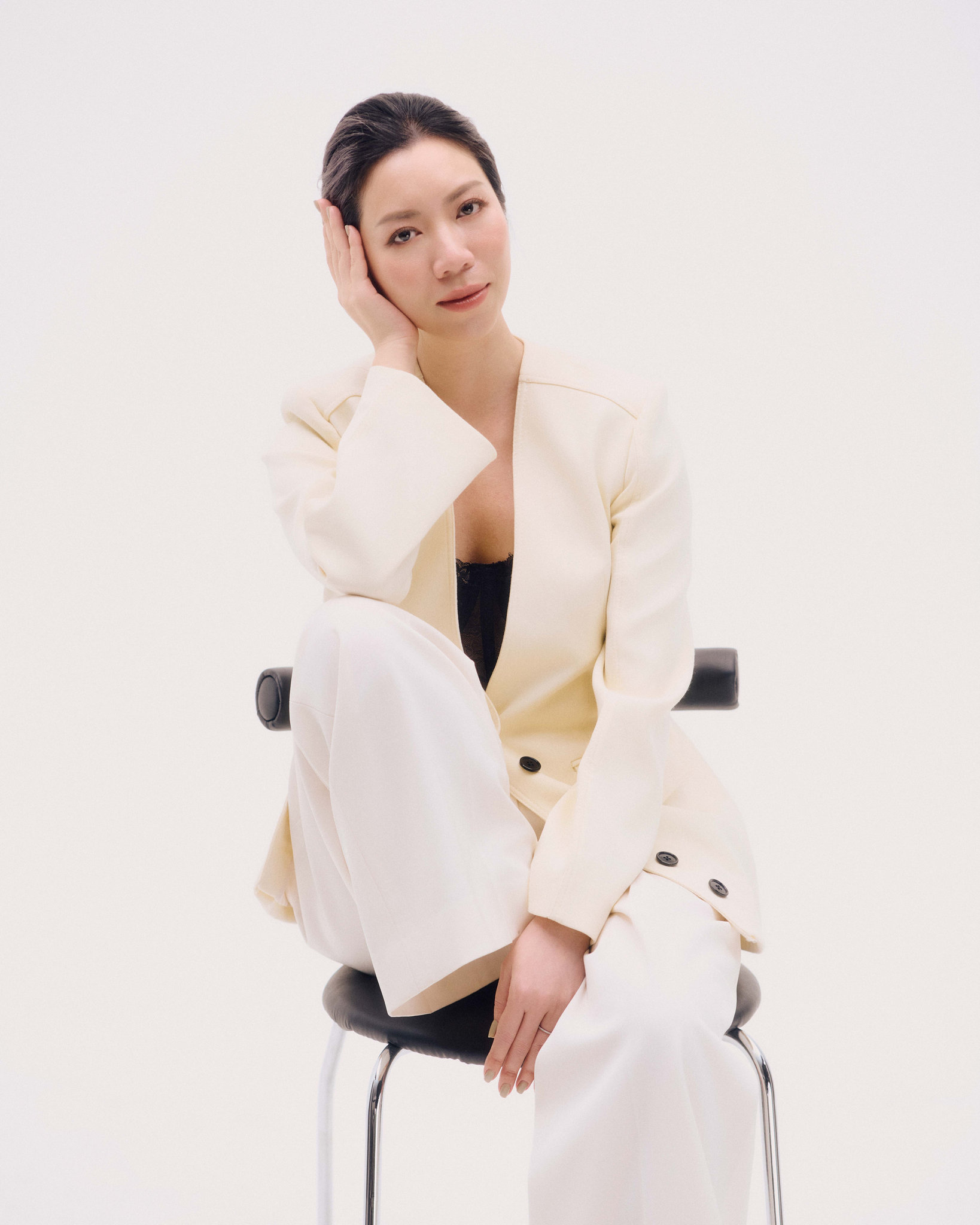 HÀ LINH NGUYỄN