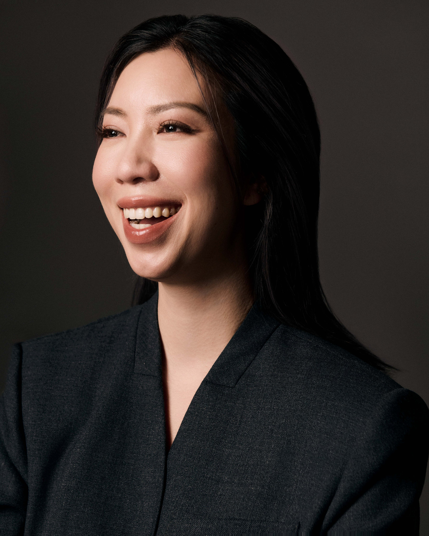 HÀ LINH NGUYỄN
