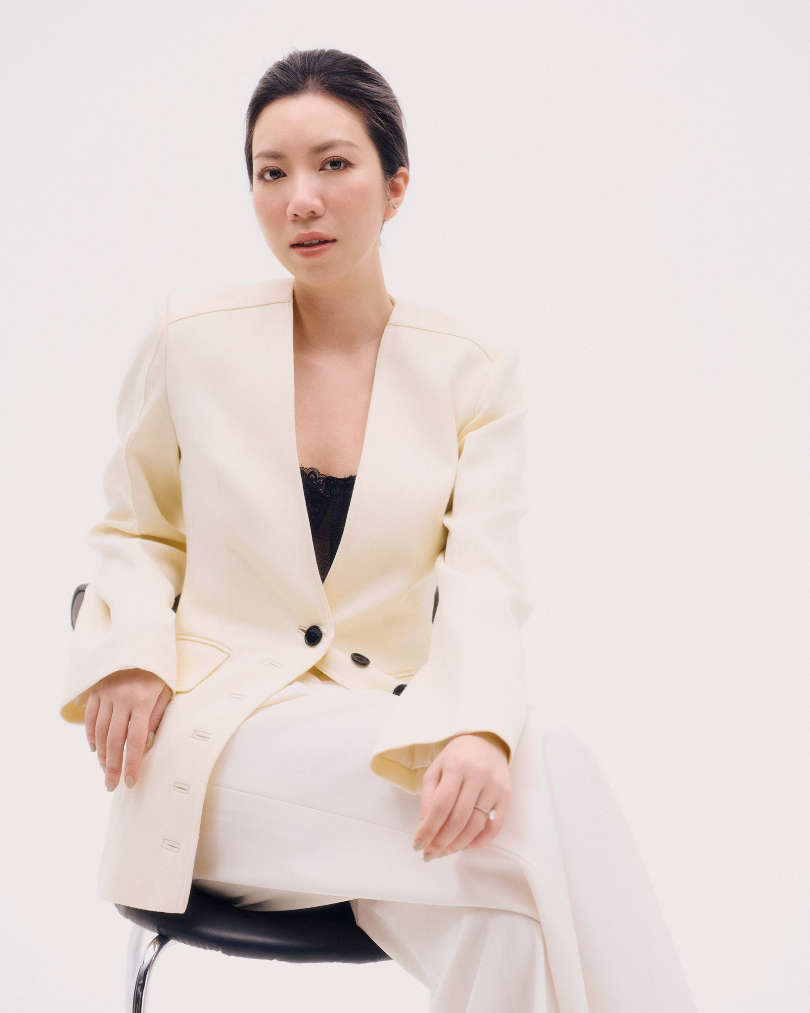 HÀ LINH NGUYỄN