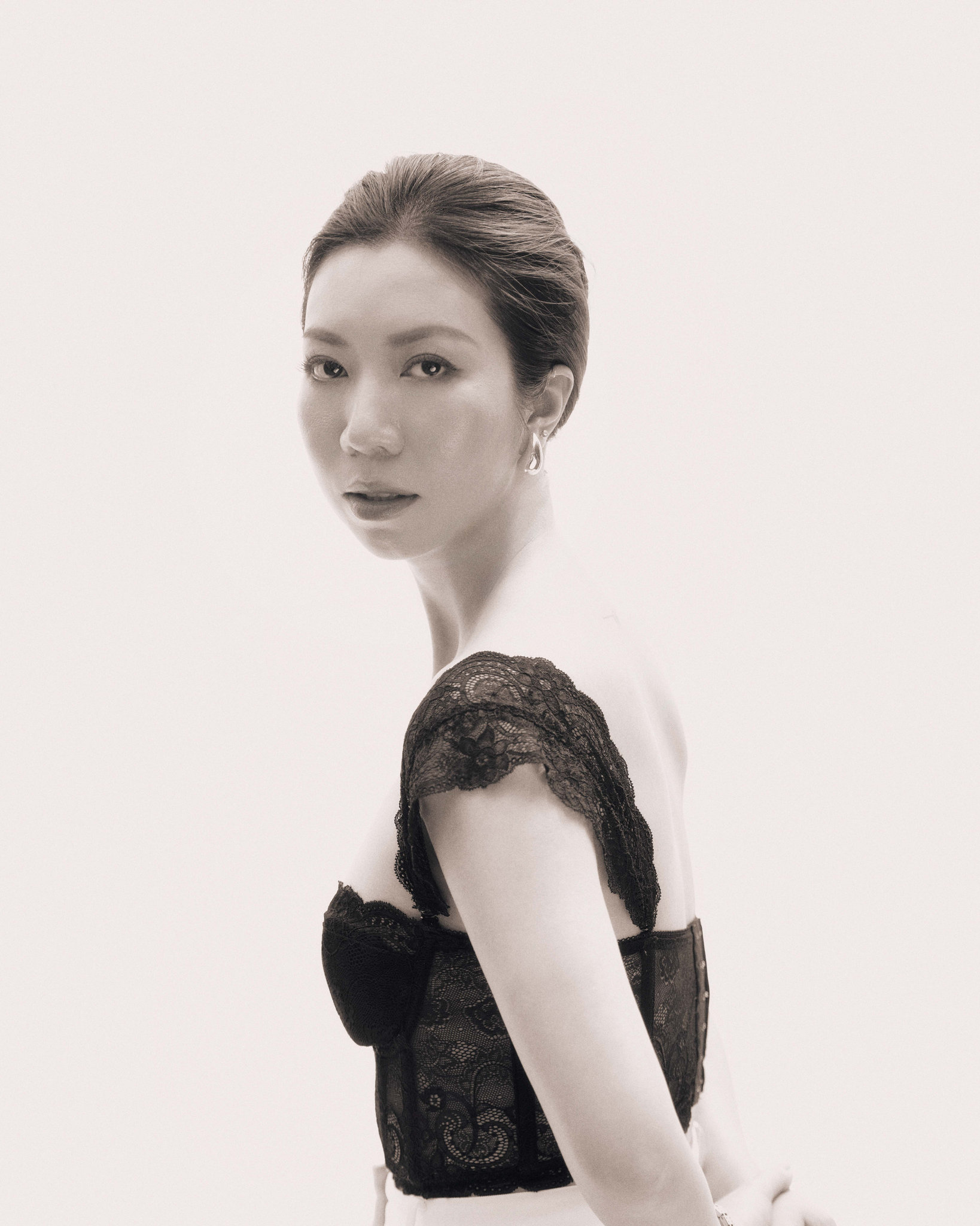 HÀ LINH NGUYỄN